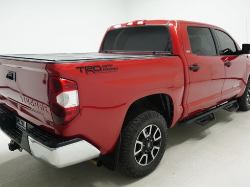 Used 2014 Toyota Tundra SR5 AWD/4WD image 4