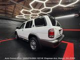 Used 2001 Nissan Pathfinder SE image 4