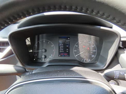Used 2025 Toyota Corolla SE w/ Convenience Package FWD image 23