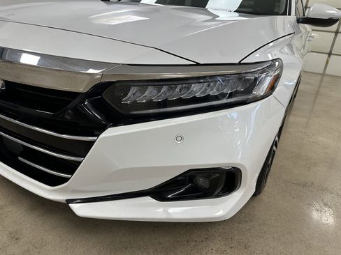 Used 2021 Honda Accord Touring image 3