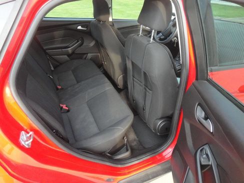 Used 2017 Ford Focus SE image 19