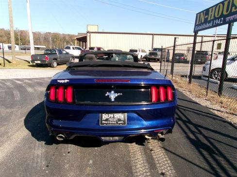 Used 2015 Ford Mustang Convertible image 12