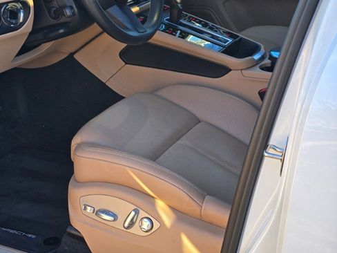 Certified 2022 Porsche Macan S image 20
