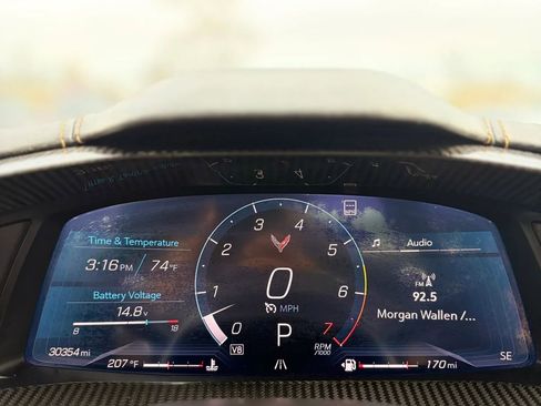 Used 2021 Chevrolet Corvette Stingray Premium Conv w/ Z51 Performance Package image 18