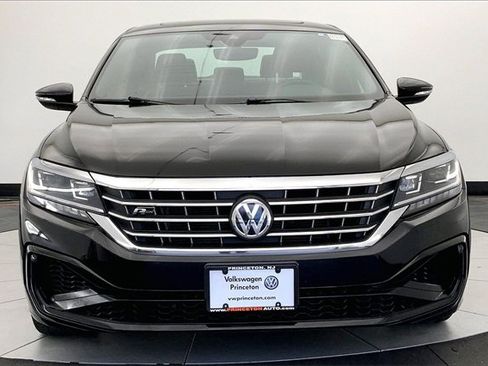 Used 2022 Volkswagen Passat 2.0T R-Line image 2