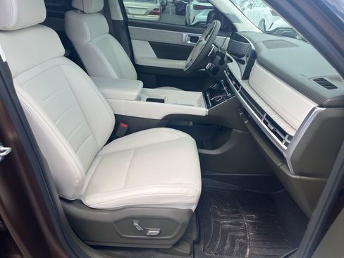 Used 2025 Hyundai Santa Fe Calligraphy image 13