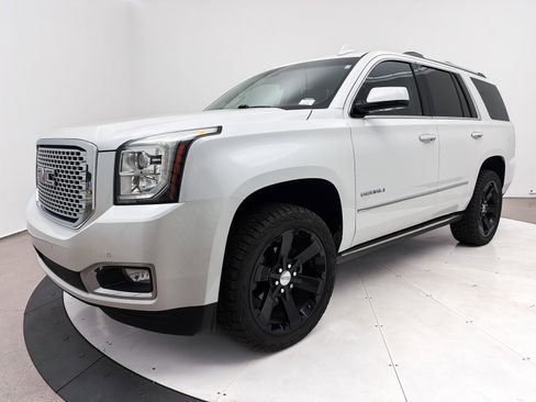 Used 2016 GMC Yukon Denali w/ Open Road Package image 3