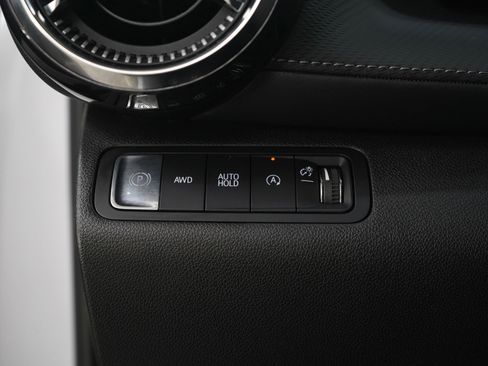 Used 2025 Chevrolet Equinox LT w/ Convenience Package II image 22