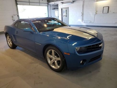 Used 2010 Chevrolet Camaro LT w/ Silver Stripe Package RWD image 9
