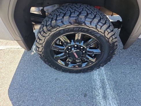 Certified 2025 GMC Sierra 2500 AT4 w/ AT4 Premium Plus Package image 6
