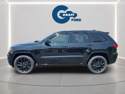 Used 2021 Jeep Grand Cherokee Laredo X AWD/4WD image 12