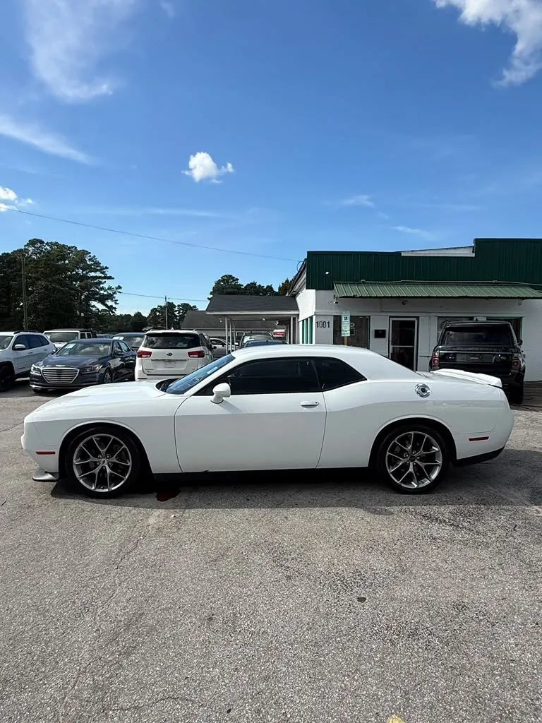 Used 2022 Dodge Challenger GT RWD image 7