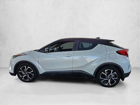 Used 2019 Toyota C-HR XLE image 7