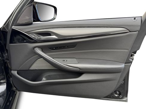 Used 2022 BMW M5 w/ Executive Package image 24