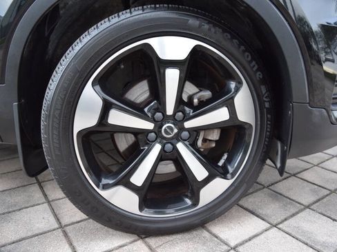 Used 2020 Volvo XC40 T5 Momentum w/ Protection Package Premier image 89