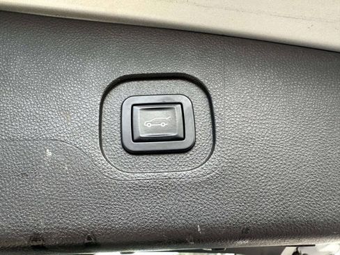 Used 2013 Chevrolet Equinox LTZ FWD image 12