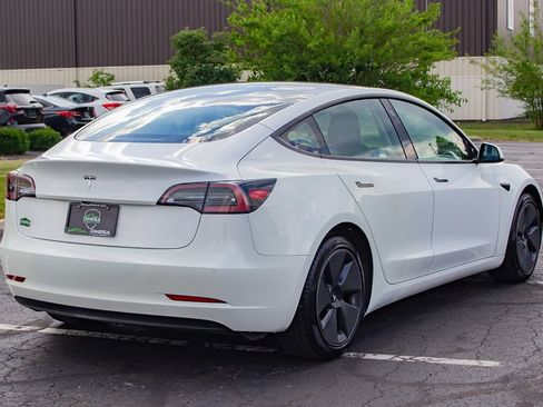 Used 2021 Tesla Model 3 Standard Range Plus RWD image 9