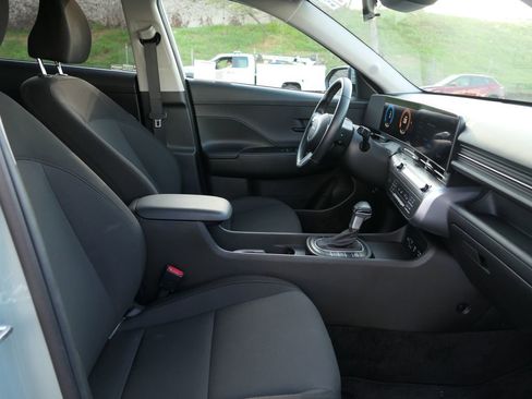 Certified 2025 Hyundai Kona SEL image 24