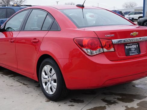 Used 2015 Chevrolet Cruze LS image 4