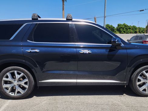 Used 2022 Hyundai Palisade Limited w/ Cargo Package FWD image 4