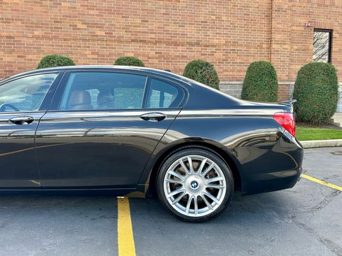 Used 2011 BMW 750Li image 6