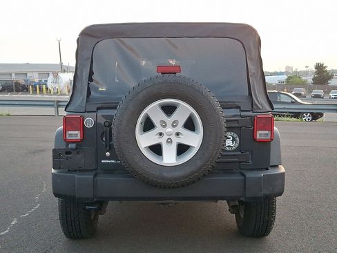 Used 2017 Jeep Wrangler Unlimited Sport w/ Quick Order Package 24S image 5