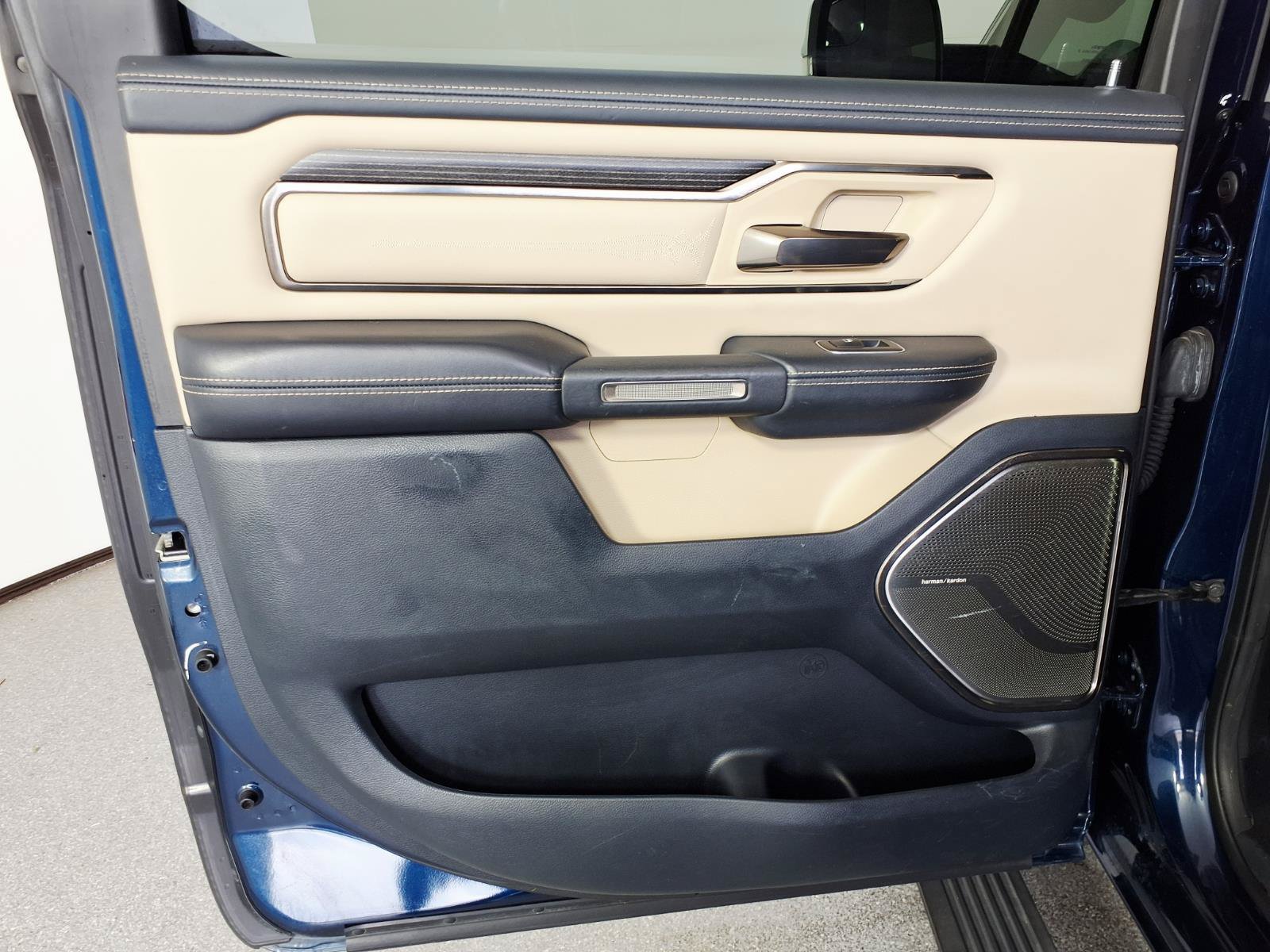 Used 2019 RAM 1500 Limited RWD image 11