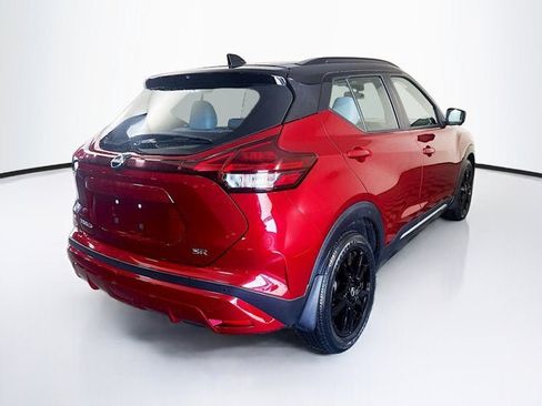 Used 2023 Nissan Kicks SR w/ SR Premium Package FWD image 5