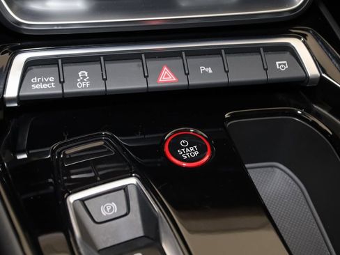 Used 2023 Audi e-tron GT Premium Plus image 34