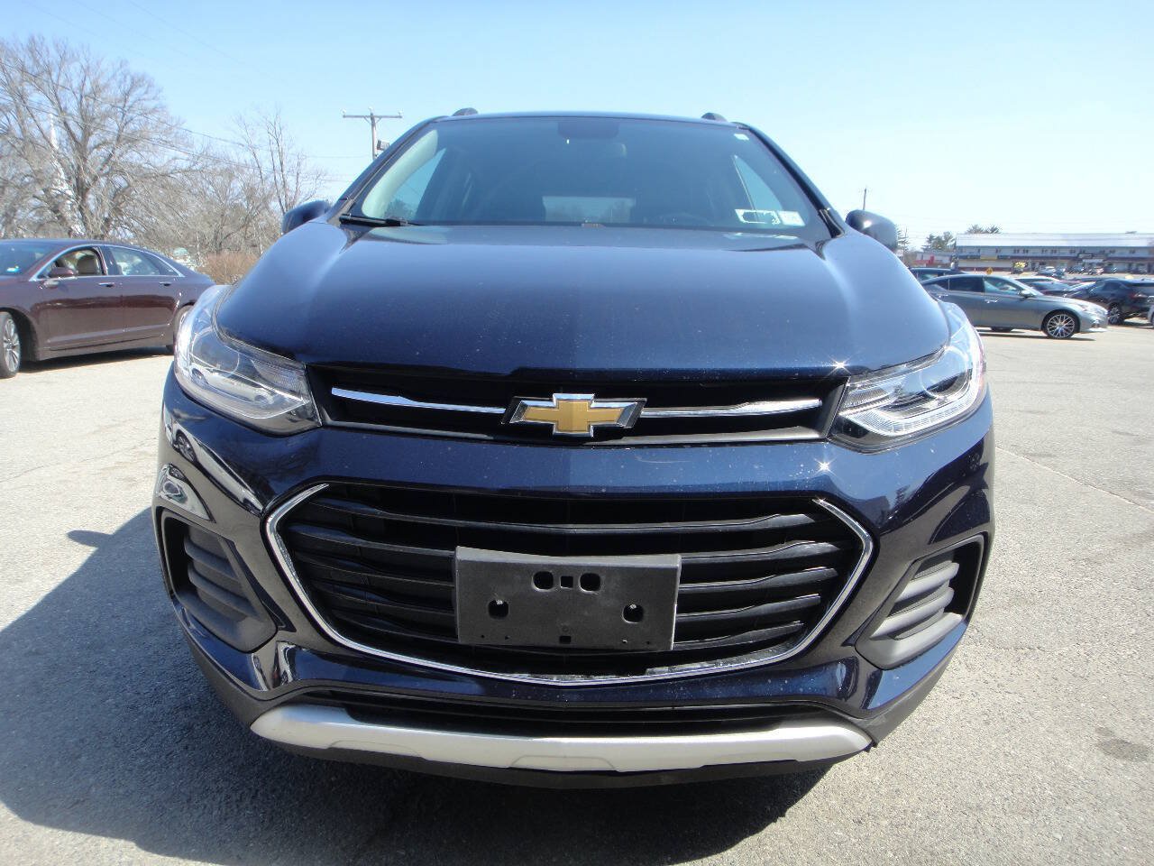 Used 2021 Chevrolet Trax LT w/ Driver Confidence Package AWD/4WD image 2