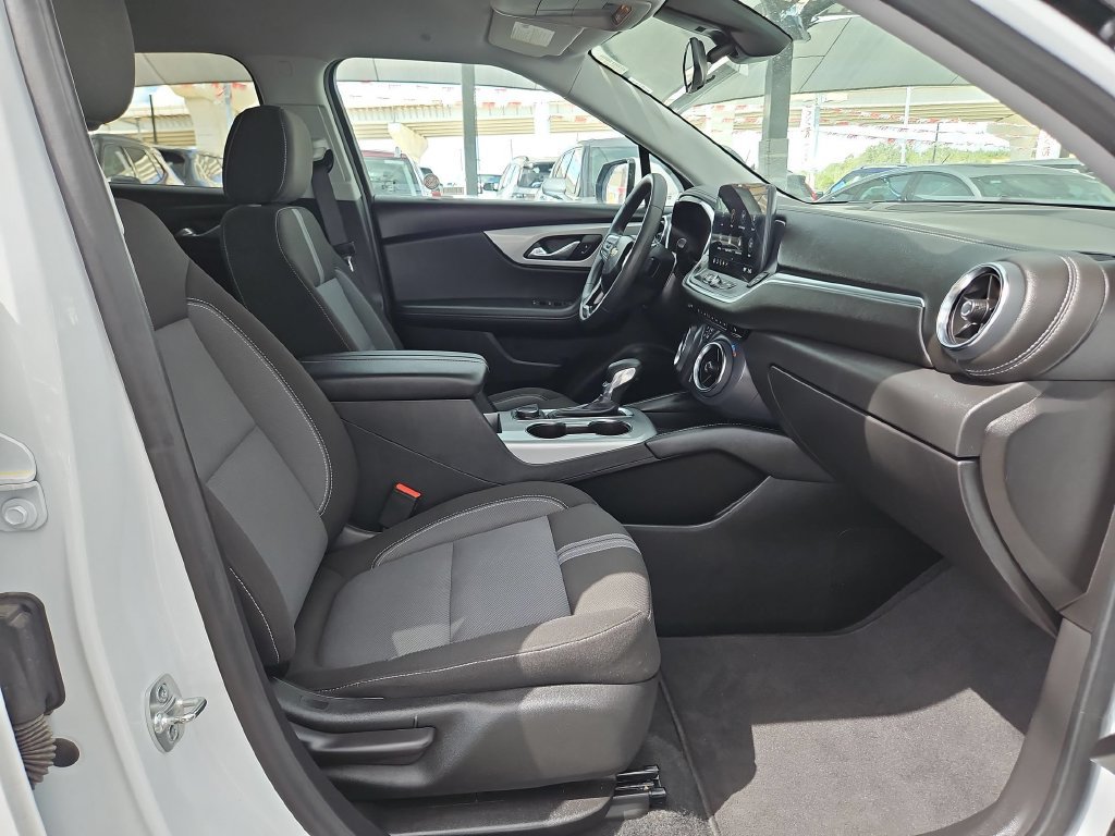 Used 2025 Chevrolet Blazer LT FWD image 29