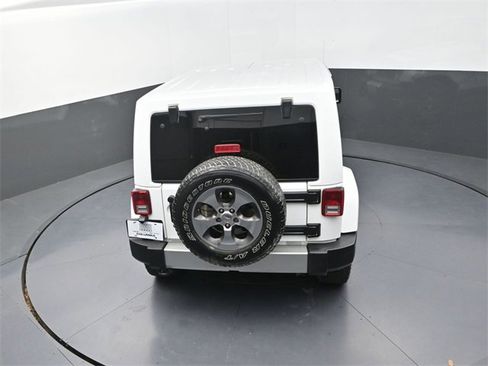 Used 2017 Jeep Wrangler Unlimited Sahara w/ Connectivity Group image 14