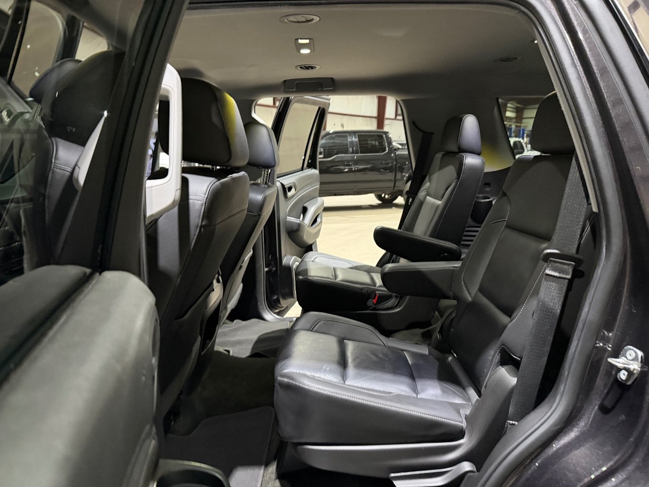 Used 2018 Chevrolet Tahoe LT w/ LT Signature Package RWD image 17