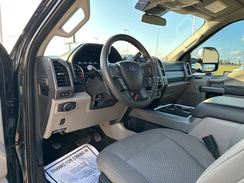 Used 2020 Ford F250 XLT w/ XLT Premium Package image 12