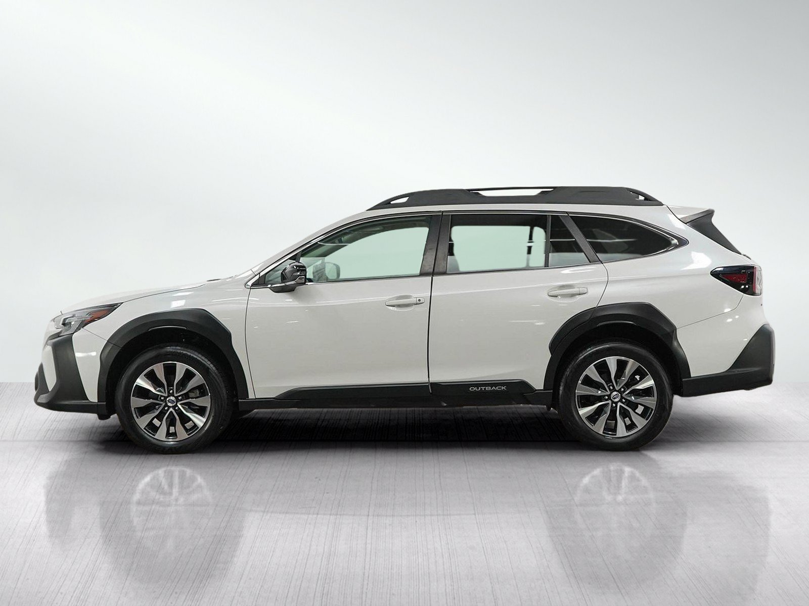 Used 2024 Subaru Outback Limited XT AWD/4WD image 2