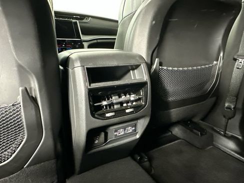 Certified 2025 Jeep Grand Cherokee Altitude AWD/4WD image 19