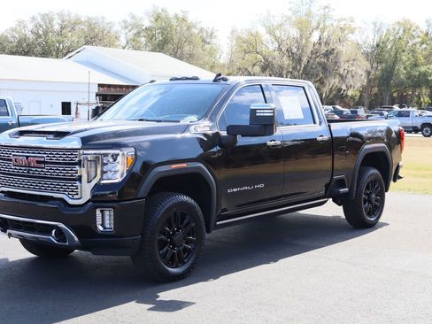Used 2023 GMC Sierra 2500 Denali w/ Denali Black Diamond Edition image 4
