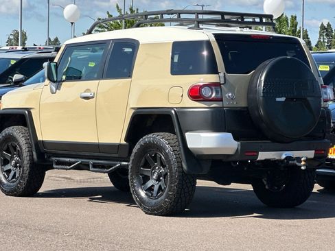 Used 2014 Toyota FJ Cruiser 4WD w/ Upgrade Package image 6