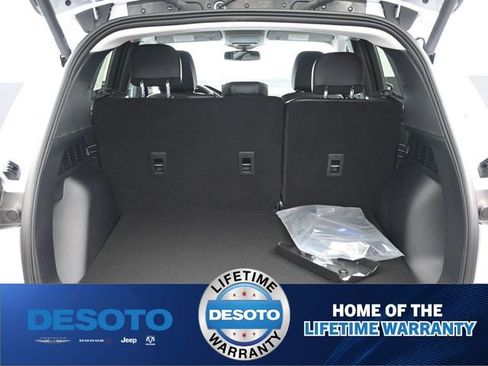 New 2025 Ford Escape SE w/ PHEV Premium Package FWD image 18