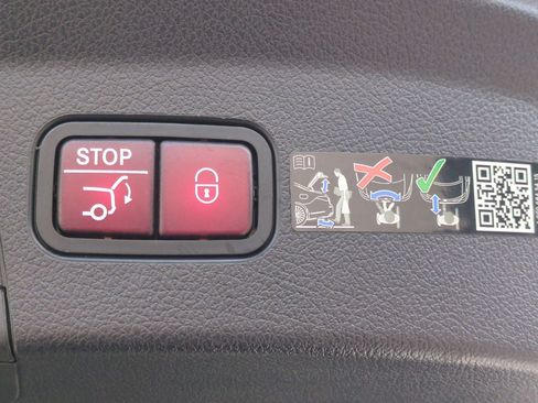 Certified 2025 Mercedes-Benz GLE 53 AMG 4MATIC Coupe image 36