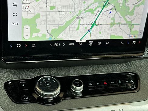 Used 2025 Ford Expedition Tremor image 16