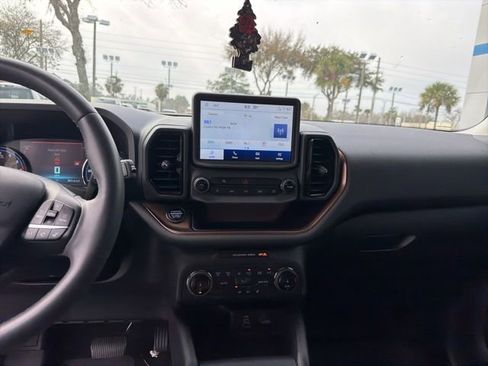 Used 2024 Ford Bronco Sport Outer Banks w/ Topo Graphic Package image 9