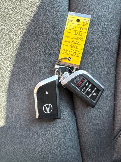 Used 2025 Acura MDX SH-AWD image 19