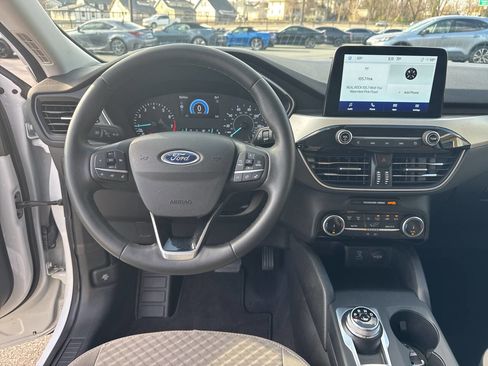 Used 2022 Ford Escape SE w/ SE Sport Appearance Package image 14