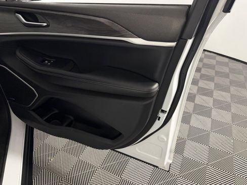 Used 2022 Jeep Grand Cherokee Limited 4xe w/ Luxury Tech Group II image 32