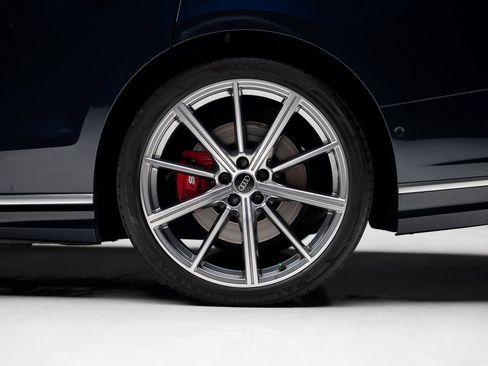 Used 2024 Audi S8 image 21