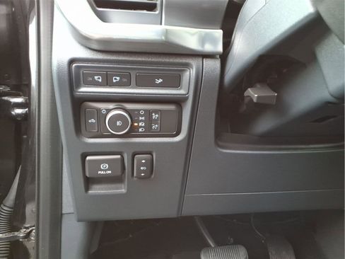 Used 2022 Ford F150 Lariat AWD/4WD image 17