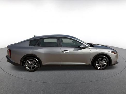 Used 2025 Kia K4 LXS image 15