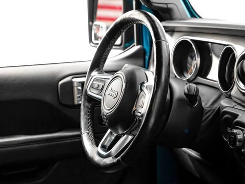 Used 2020 Jeep Wrangler Unlimited Sahara AWD/4WD image 12