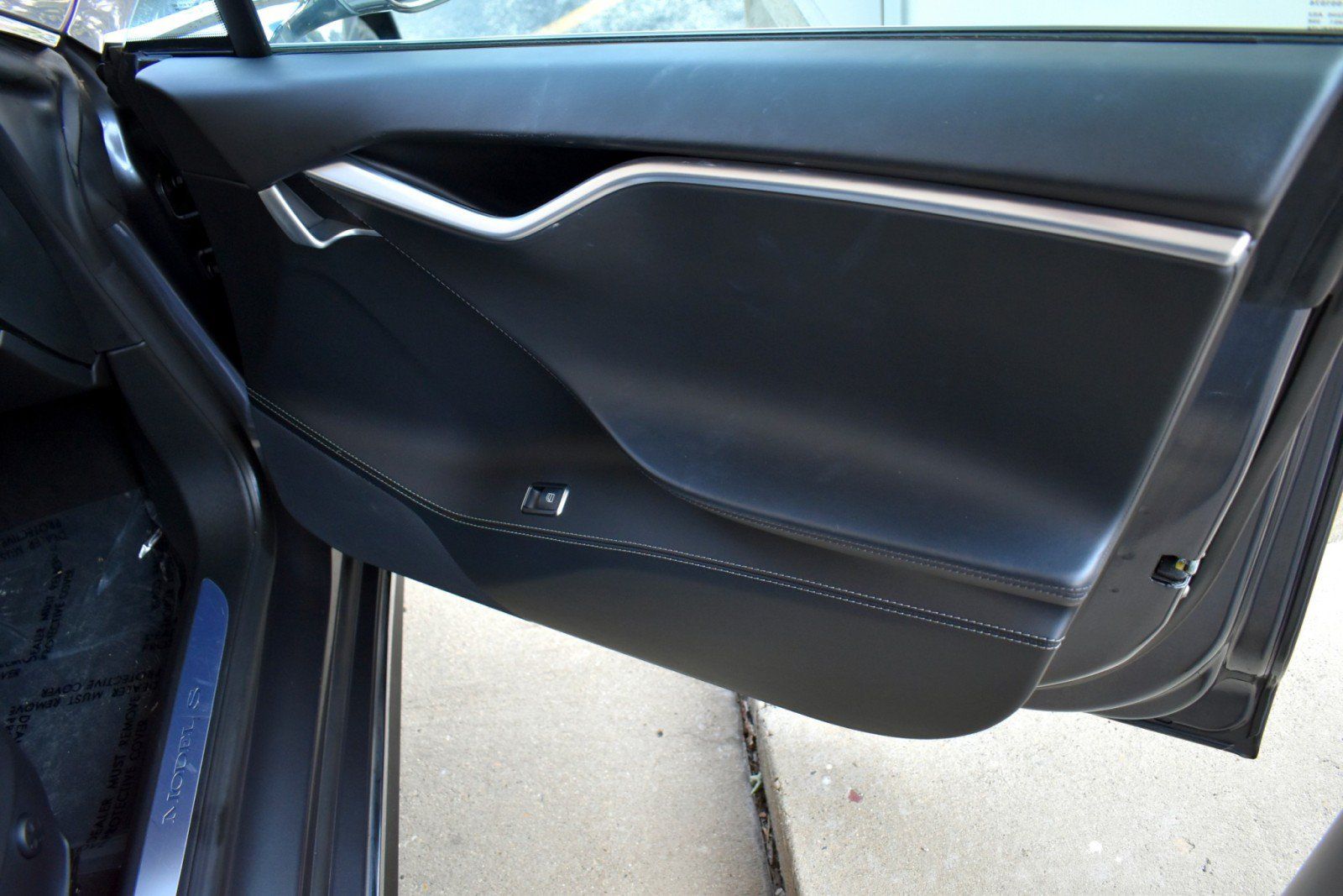 Used 2016 Tesla Model S AWD image 39